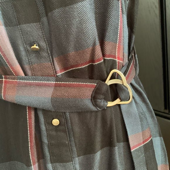 Dynamite Plaid Dress - Picture 5 of 7